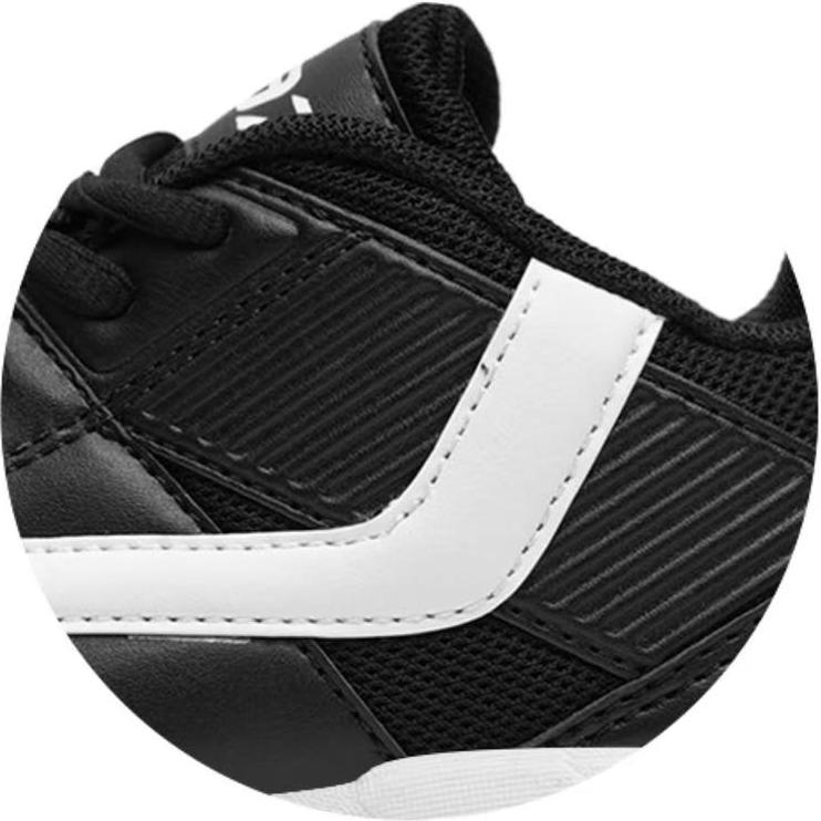sports shoes for cricket 
